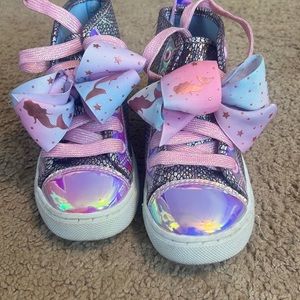 Size 12 tie jojo Siwa shoe
